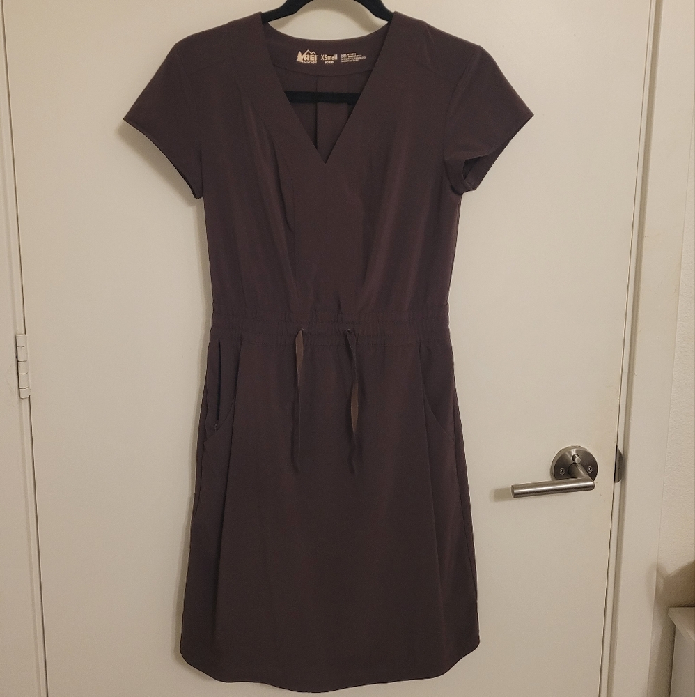 REI Women's Short Sleeve V-Neck Dress - Brown